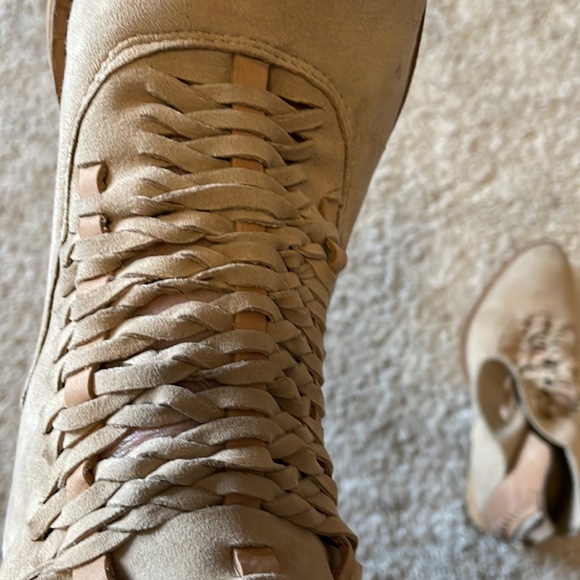 Cute leather booties - Picture 3 of 7